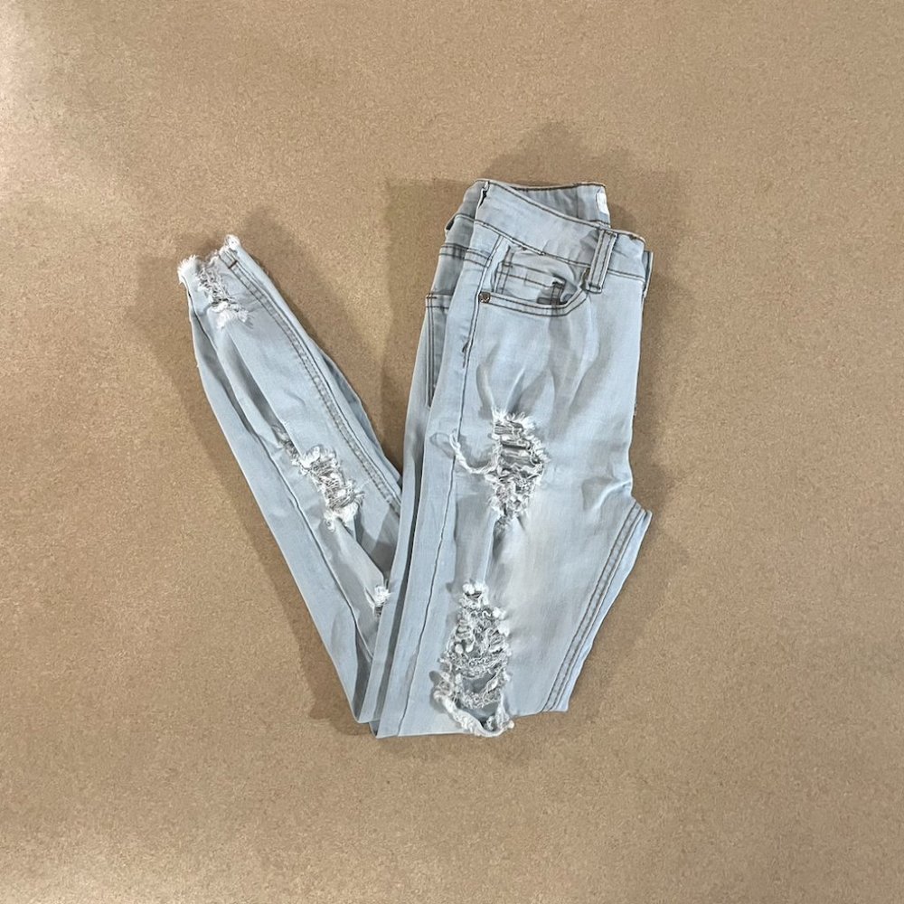 Celebrity Ace Ripped Skinny Jeans